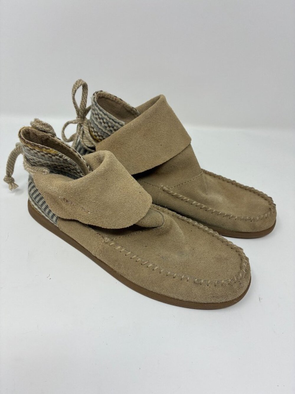 Sanuk Womens 6 Suede Moccasin Shoes Tan Southwestern Woven Lace Up Boho